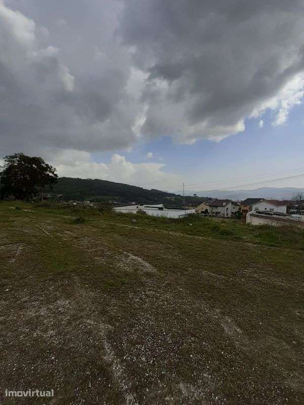 Excelente Terreno de construção - Grande imagem: 3/8