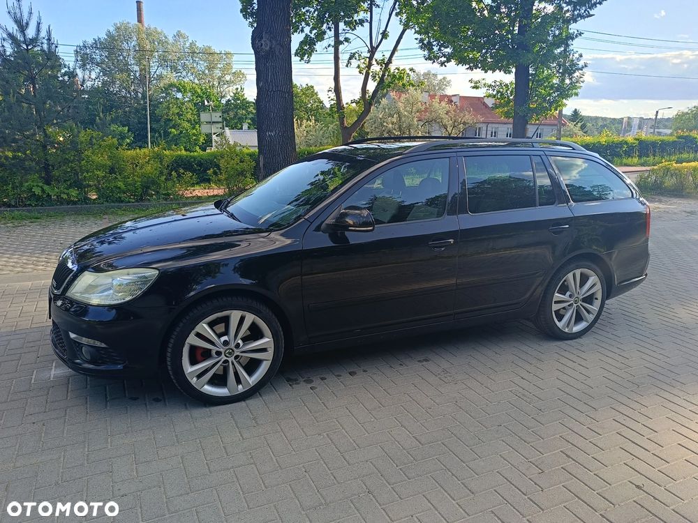 Skoda Octavia 2.0 TDI CR DPF RS - 3