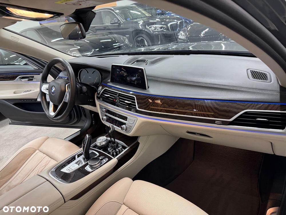 BMW Seria 7 - 25