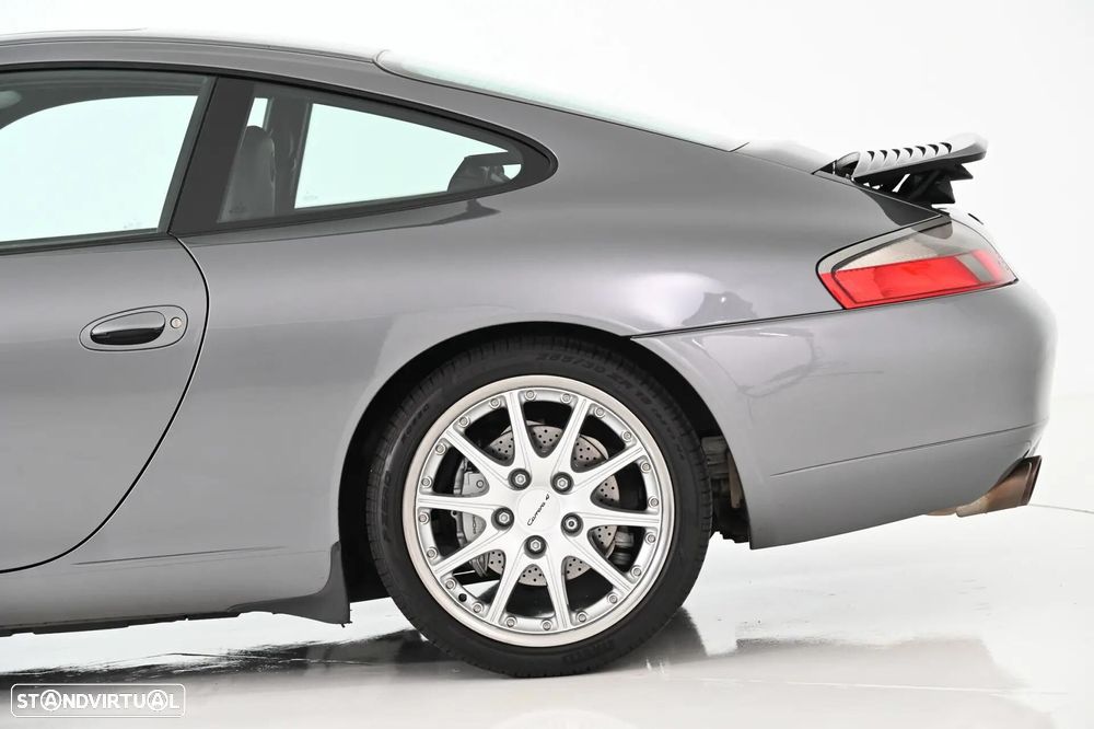 Porsche 911 (996) Carrera 4 Coupé - 14
