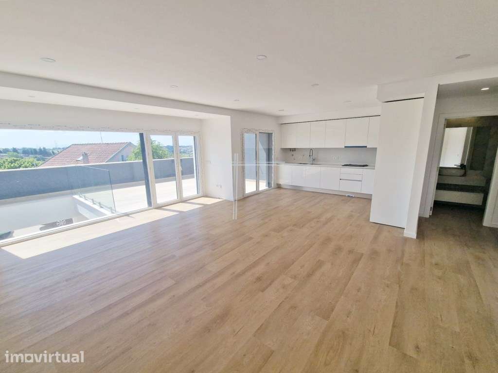Moradia T3+1 em banda, arquitetura contemporânea, com garagem - Pêra - Grande imagem: 3/30