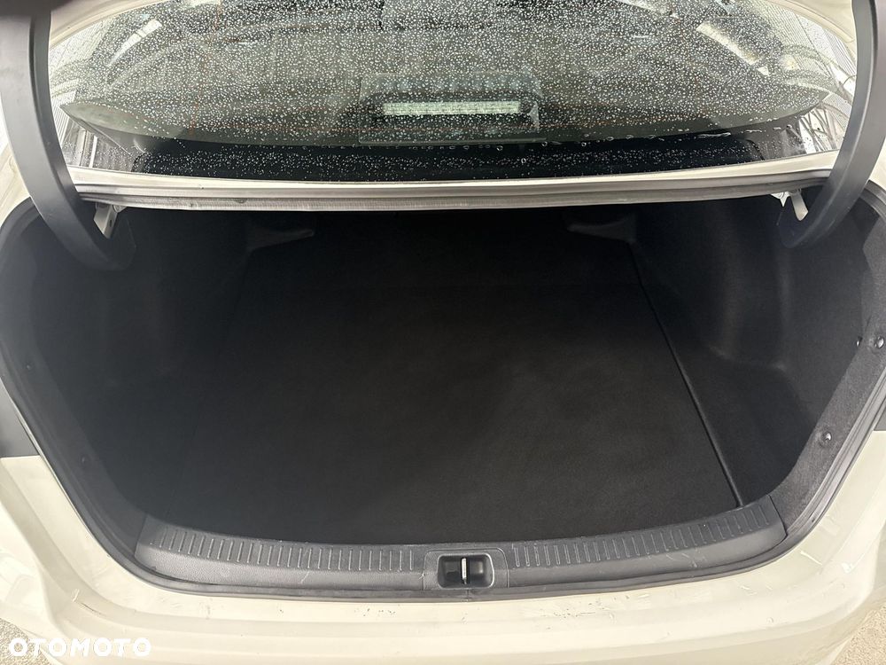Toyota Corolla 1.8 Hybrid Comfort - 13