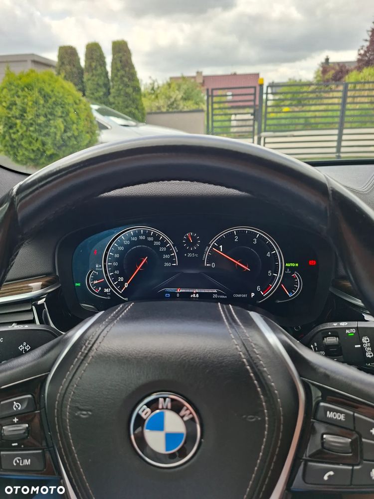 BMW Seria 5 520d Luxury Line sport - 28