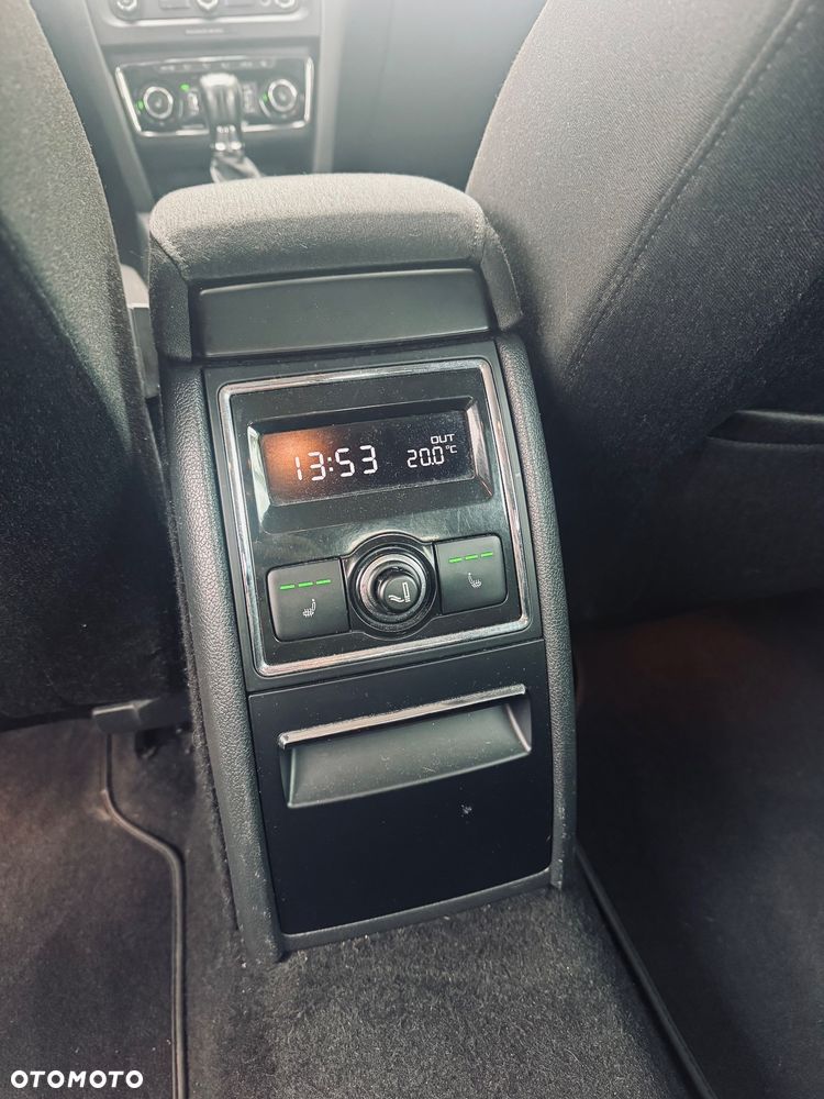Skoda Superb 1.8 TSI Business DSG - 13