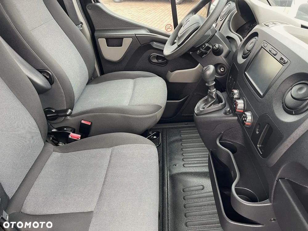 Renault Master Brygadówka Doka L2H2 - 28