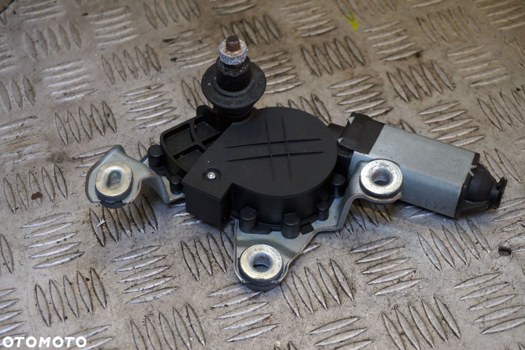 SILNICZEK WYCIERACZKI TYŁ OCTAVIA II LIFT KOMBI 1Z9955711 SKODA 2008-2013 - 1