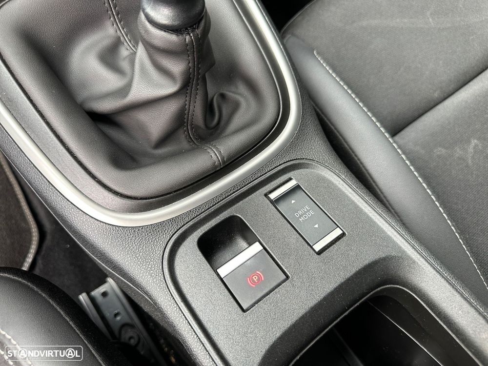 Jeep Avenger 1.2 GSE T3 Altitude - 17