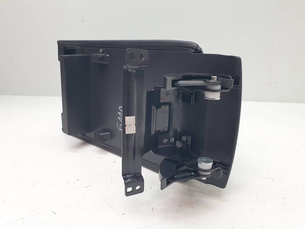 PODŁOKIETNIK CZARNY BAIC BEIJING X7 - 7