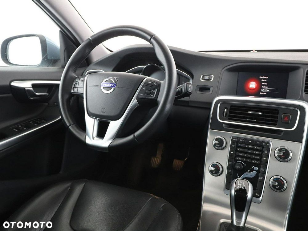 Volvo V60 D2 Summum - 17