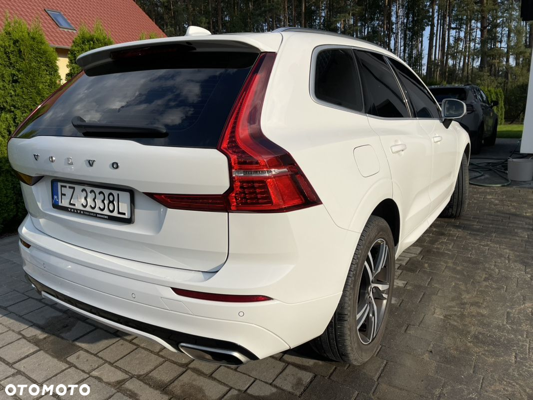 Volvo XC 60 T5 AWD R-Design - 3