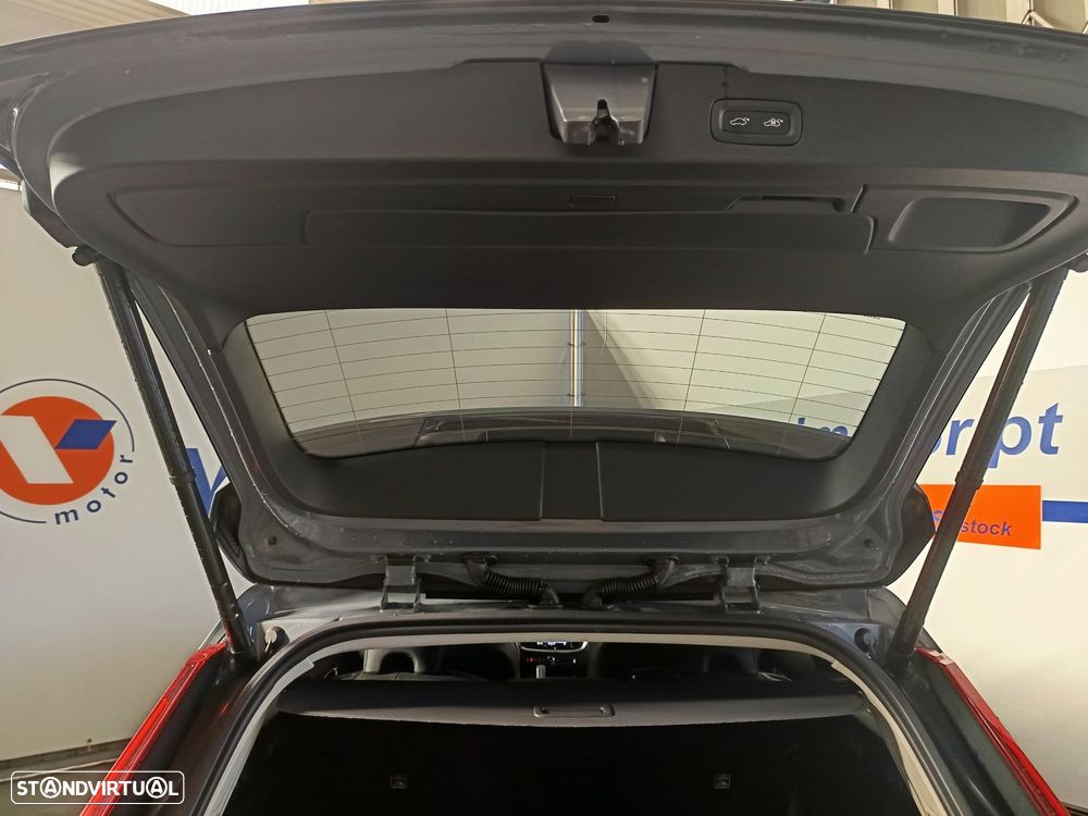 Volvo V60 2.0 B4 Momentum Plus Geartronic - 11