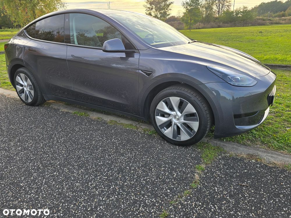 Tesla Y - 6