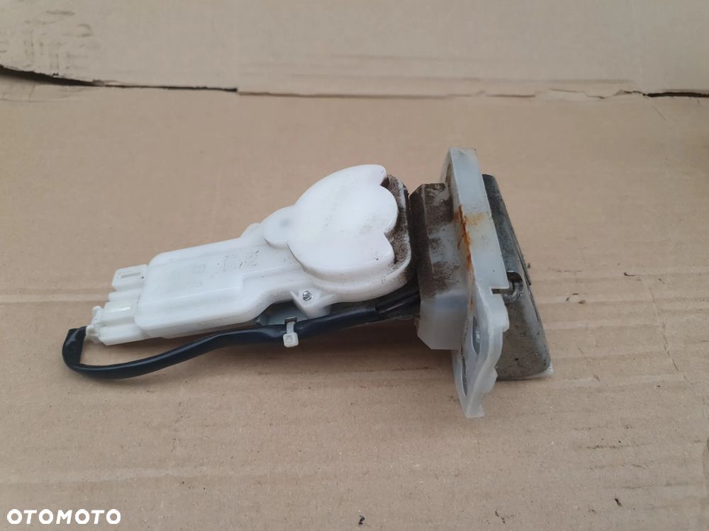 } SUZUKI SWIFT MK6 - ZAMEK KLAPY BAGAŻNIKA TYŁ - 5