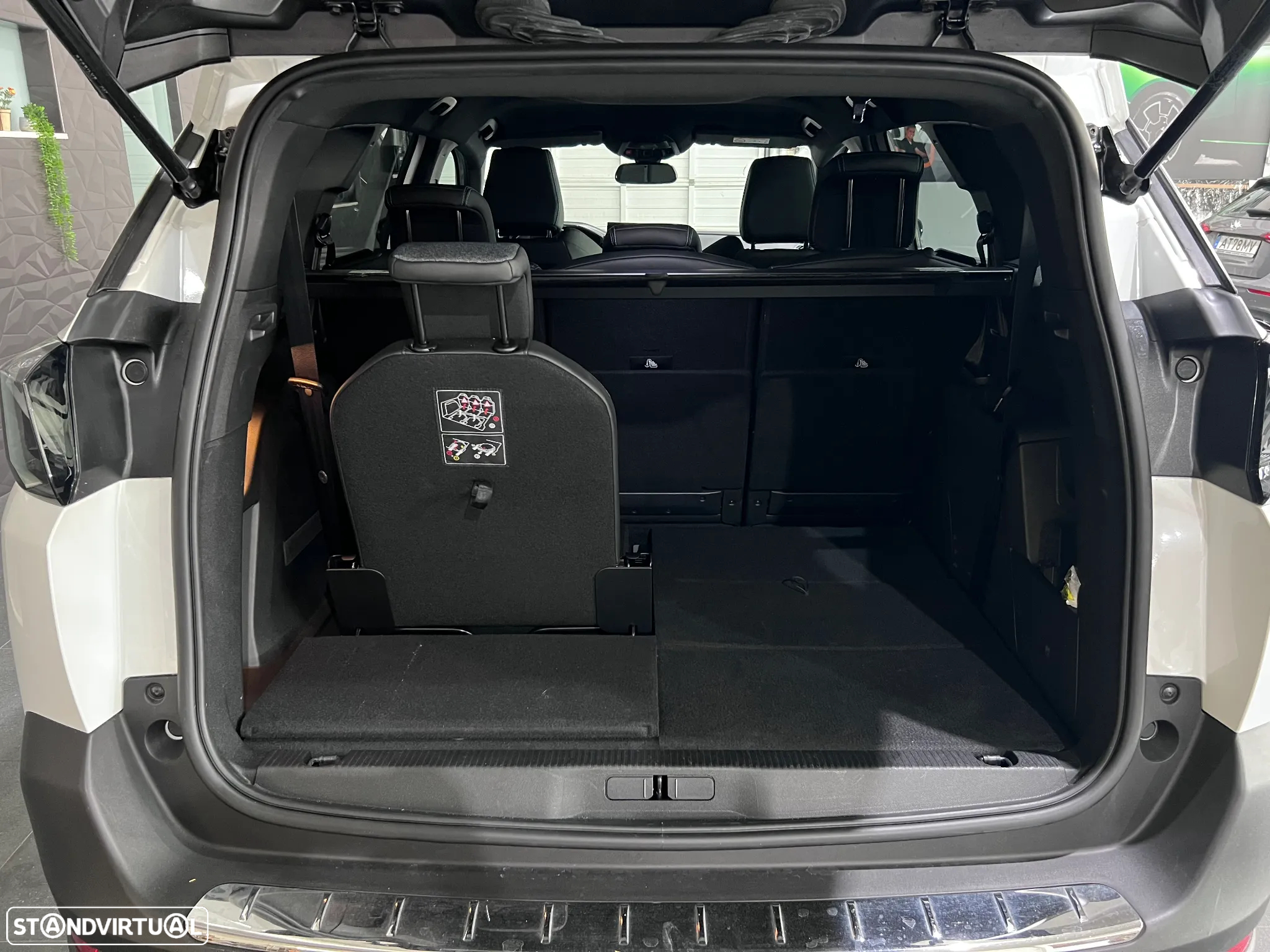 Peugeot 5008 1.5 BlueHDi Allure Pack EAT8 - 4