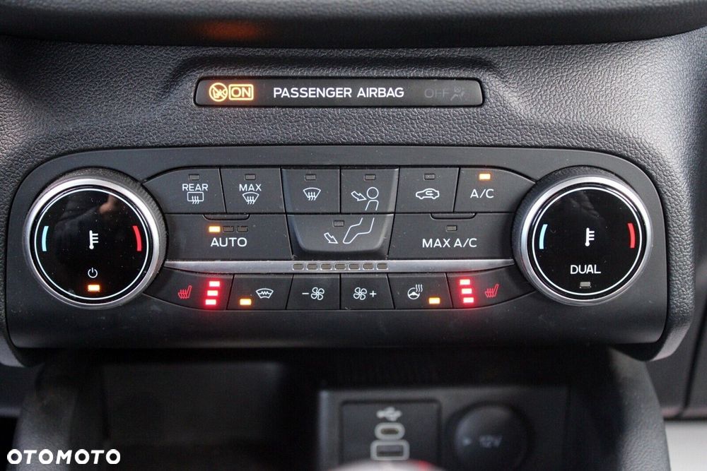 Ford Kuga 1.5 EcoBoost FWD Titanium - 24