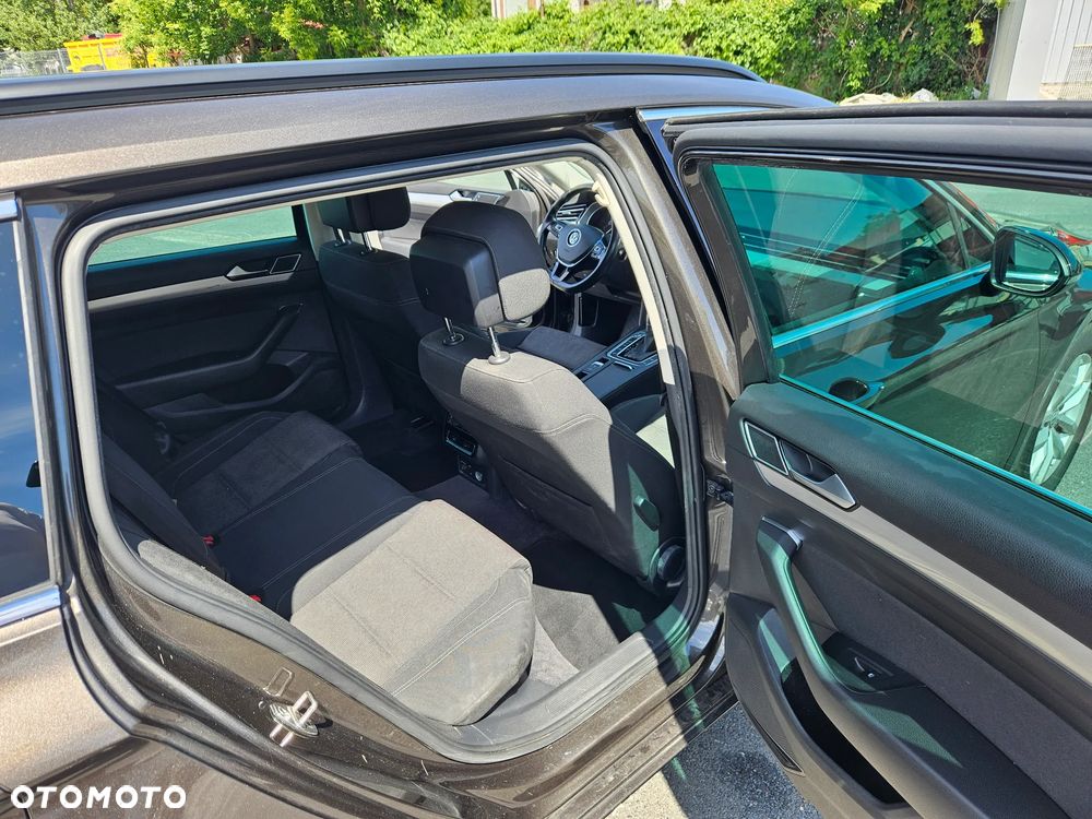Volkswagen Passat 1.6 TDI (BlueMotion Technology) DSG Comfortline - 13
