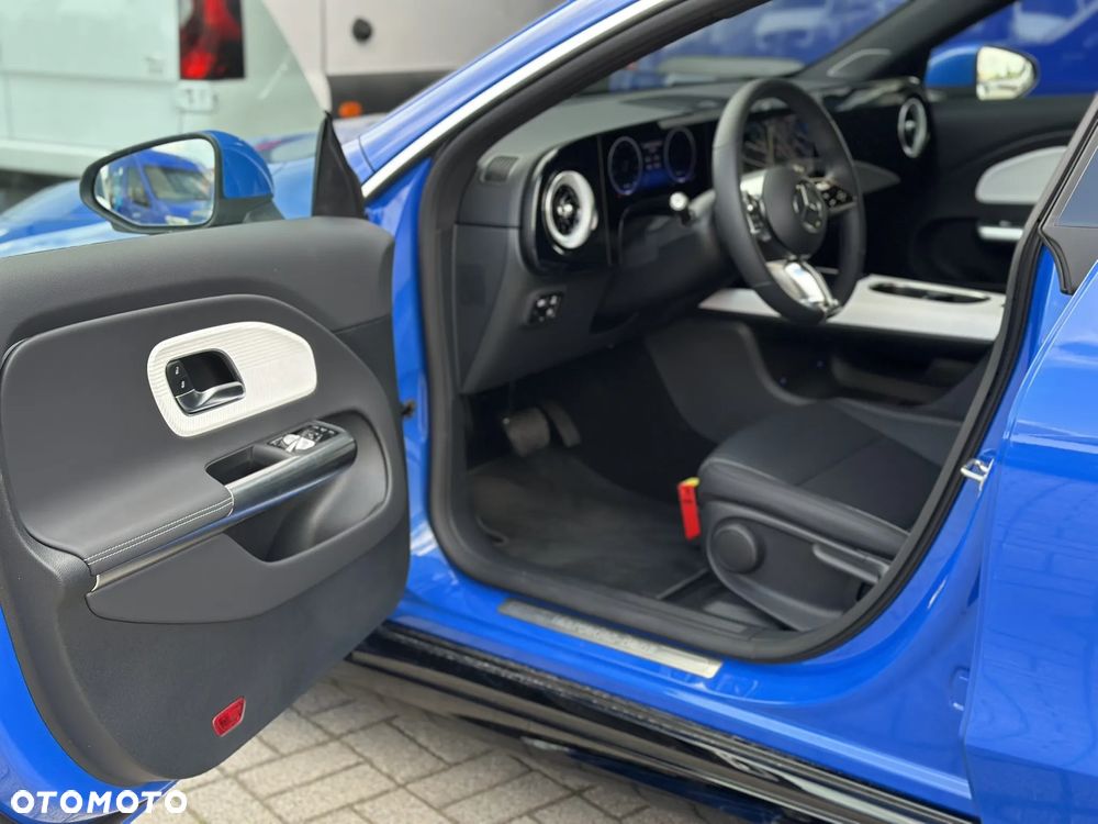 Mercedes-Benz CLA - 9