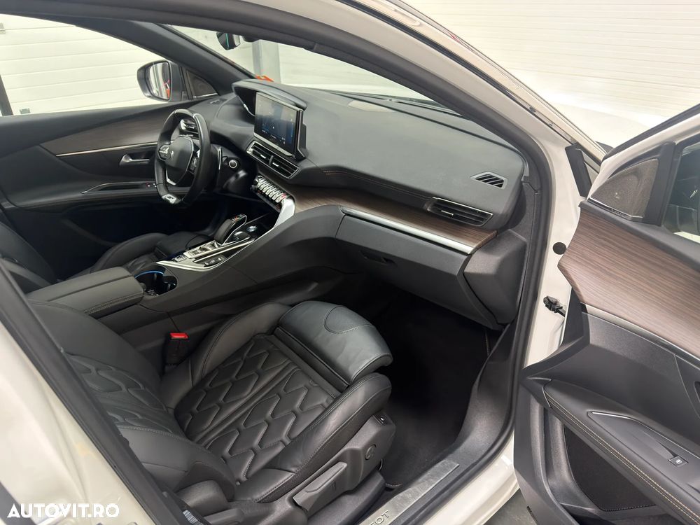 Peugeot 3008 PHEV EAT8 4X4 GT Pack - 16