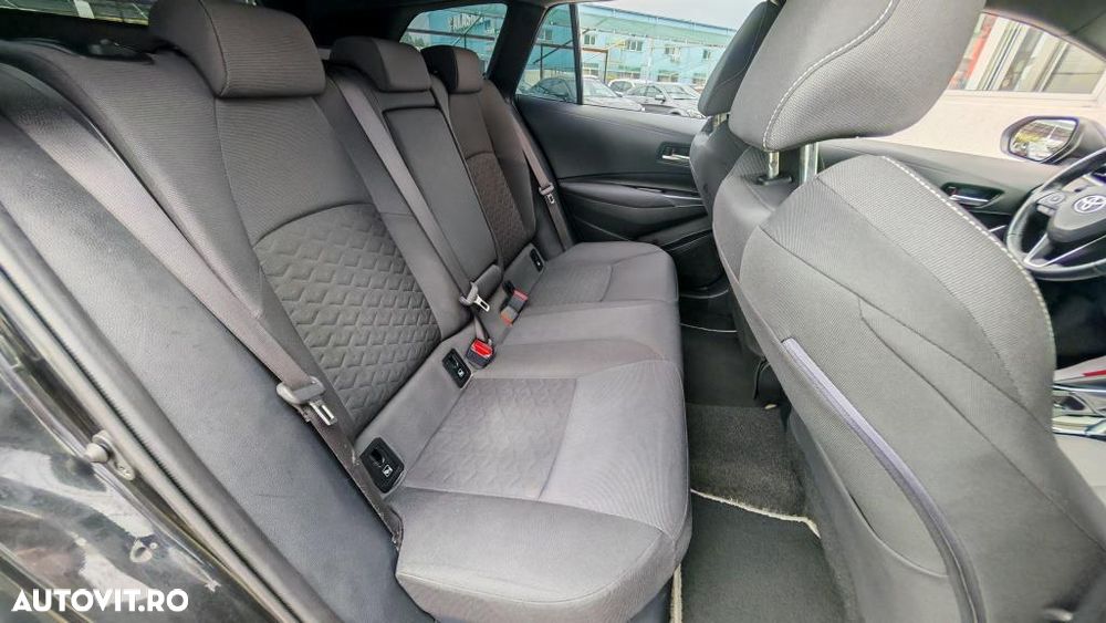 Toyota Corolla 1.8 Hybrid Comfort - 13