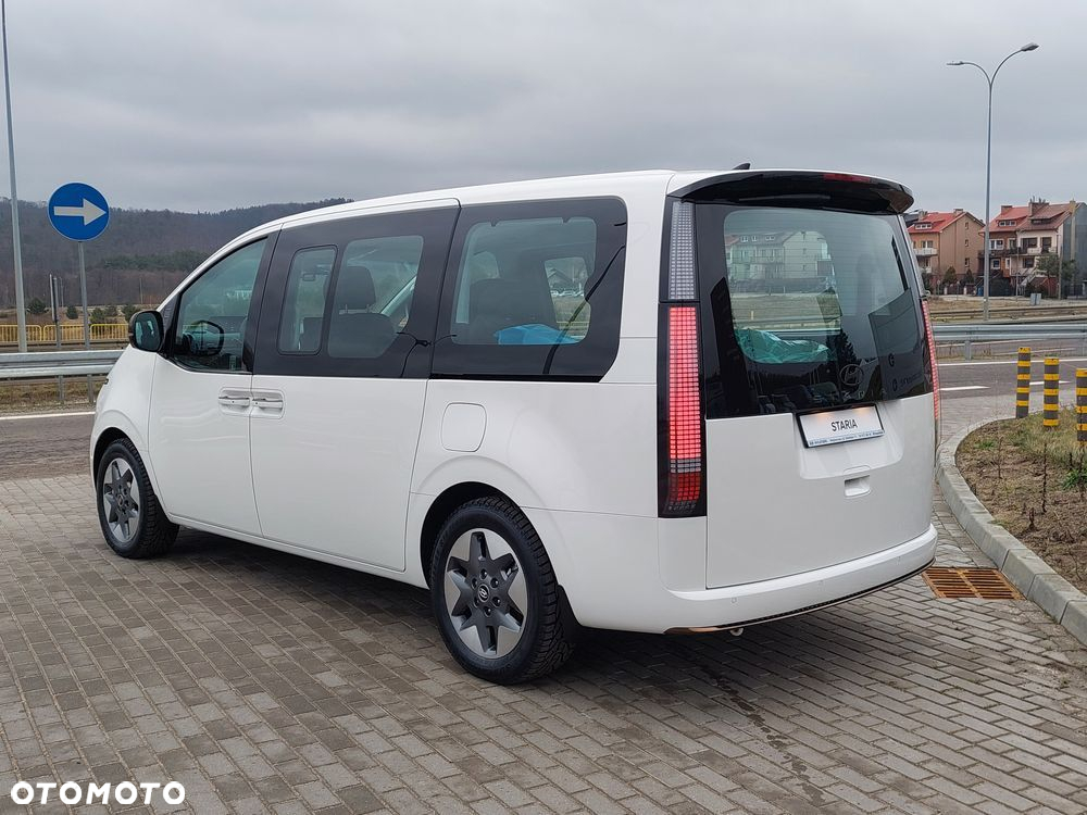 Hyundai Staria 1.6 T-GDI HEV Luxury - 3