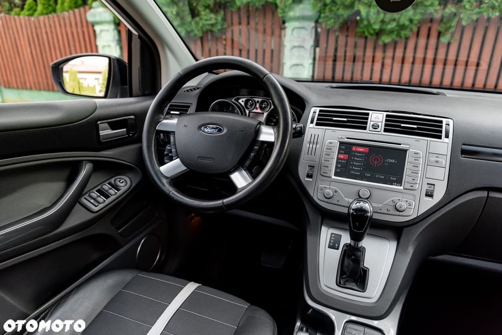 Ford Kuga 2.5 4x4 Titanium - 19