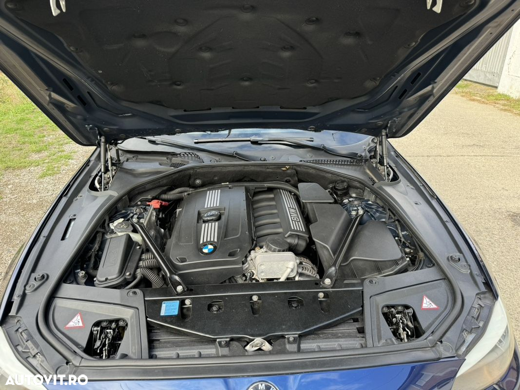 BMW Seria 5 523i Sport-Aut. - 27