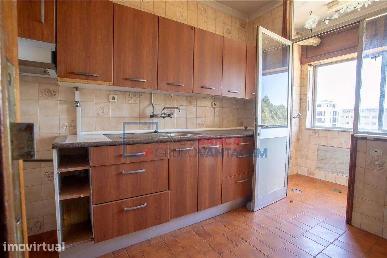Apartamento T2 com arrecadação localizado em Santa Marinha - Grande imagem: 5/22