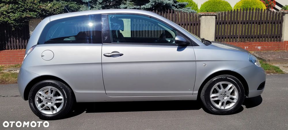 Lancia Ypsilon 1.2 8v - 18