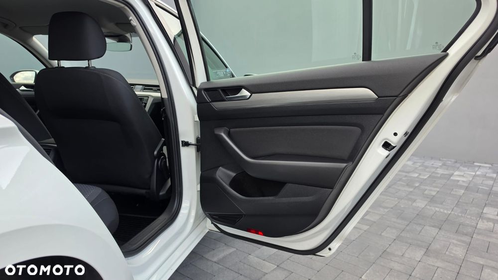 Volkswagen Passat 2.0 TDI EVO Essence - 34