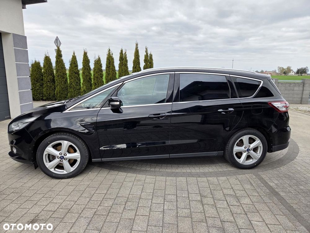 Ford S-Max - 11