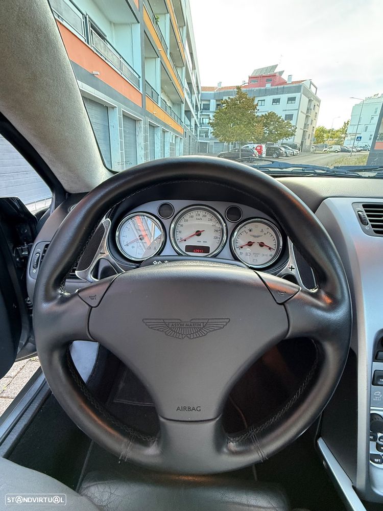 Aston Martin Vanquish - 7