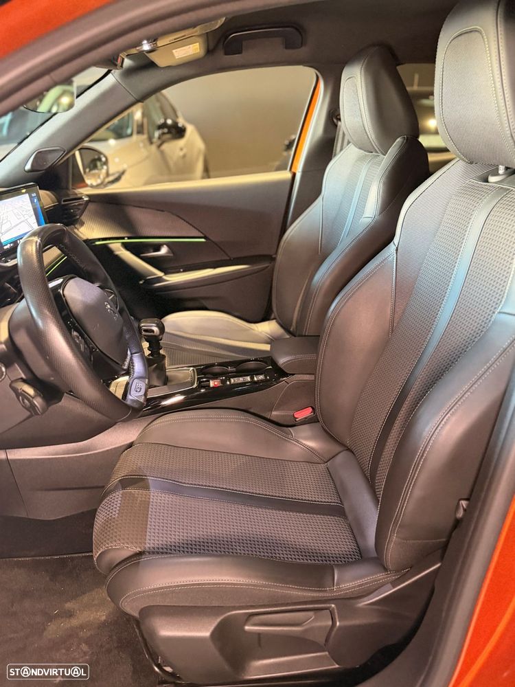 Peugeot 2008 1.2 PureTech GT Line - 22