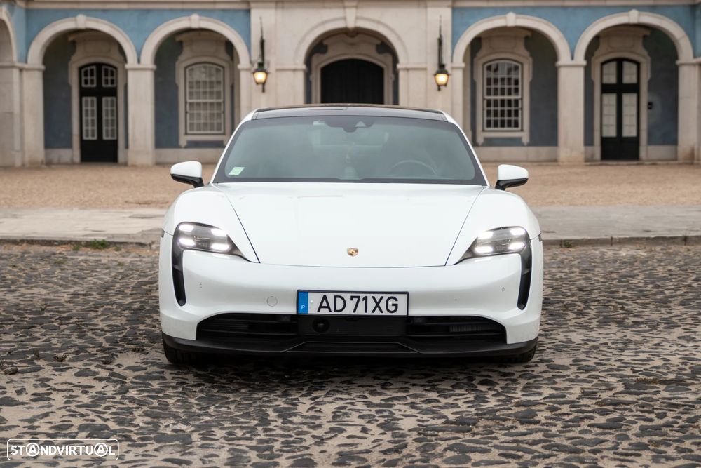 Porsche Taycan - 11