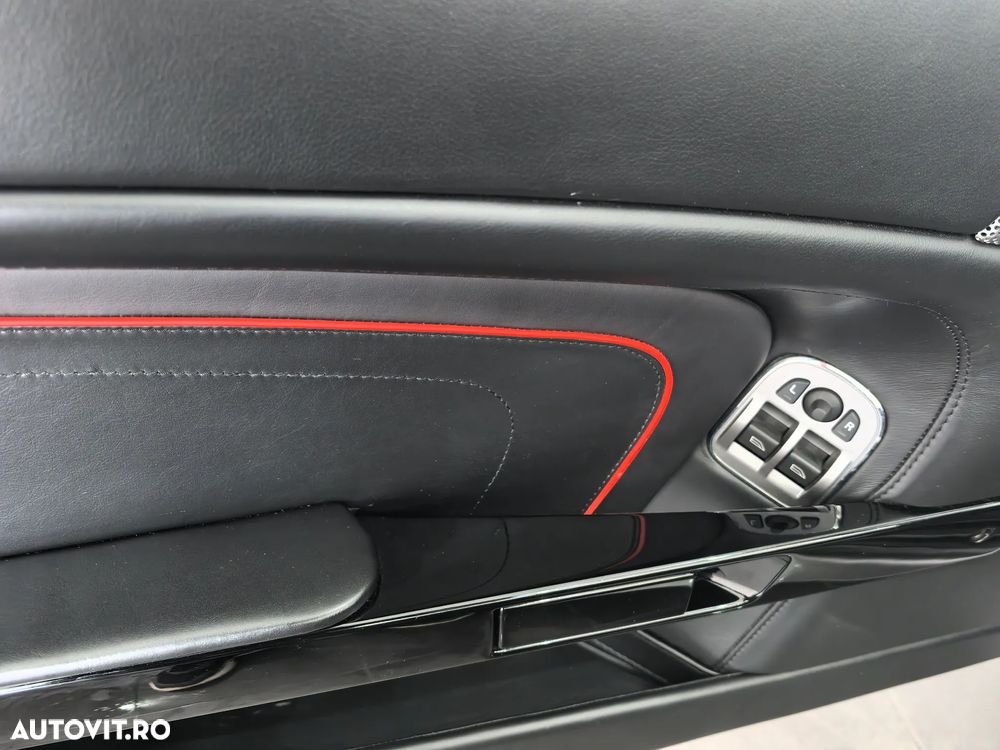 Aston Martin V8 Vantage S - 18