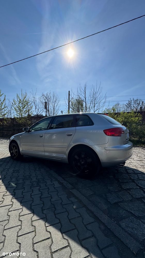 Audi A3 Sportback 2.0 FSI Ambiente Tiptr - 12