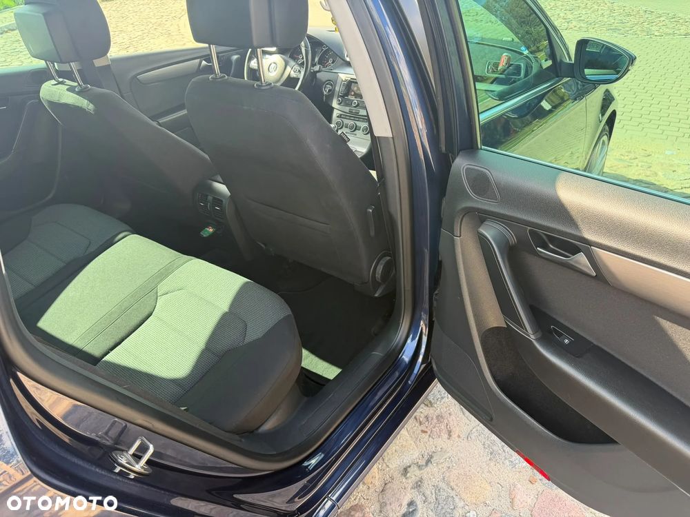 Volkswagen Passat 2.0 TDI Comfortline - 8