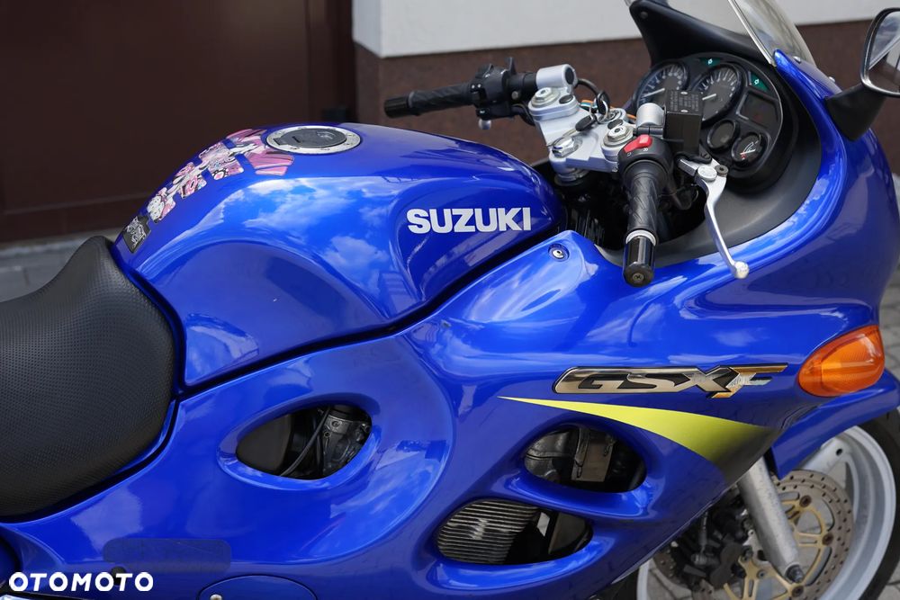 Suzuki GSX - 10