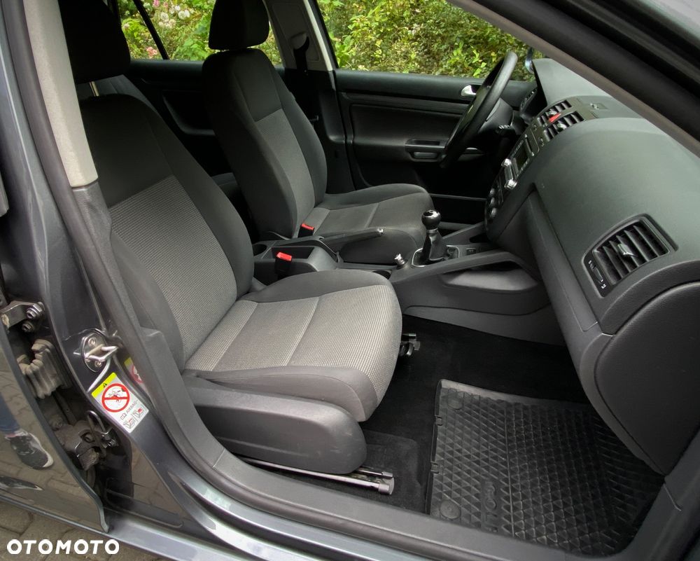 Volkswagen Golf 1.6 Comfortline - 14