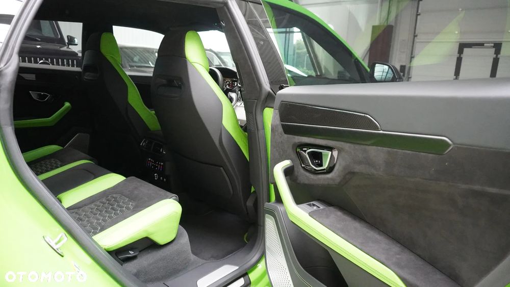Lamborghini Urus - 12