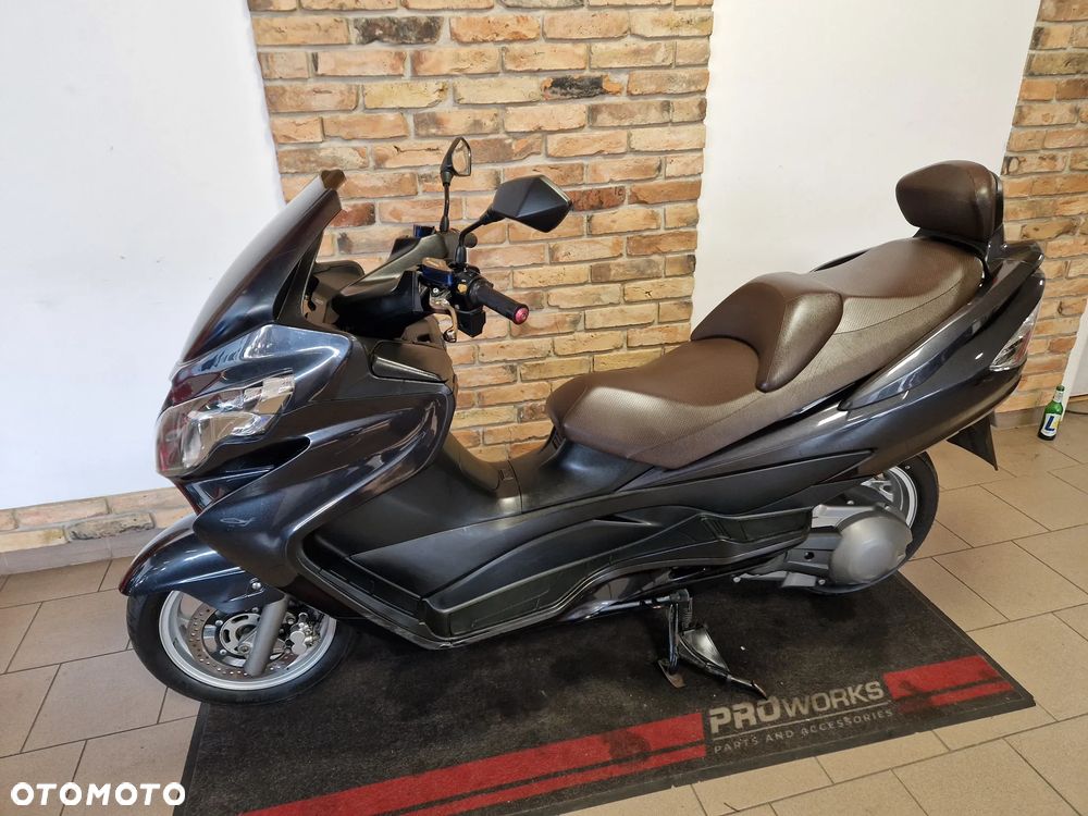 Suzuki Burgman - 6