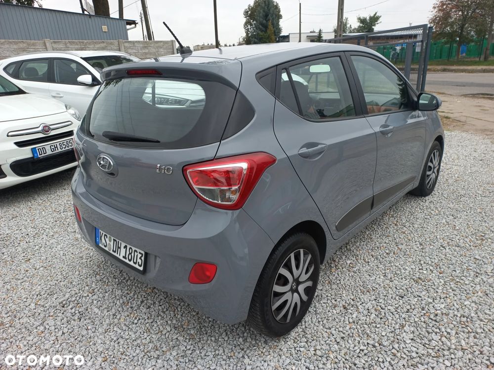 Hyundai i10 1.0 Fifa World Cup Edition - 15