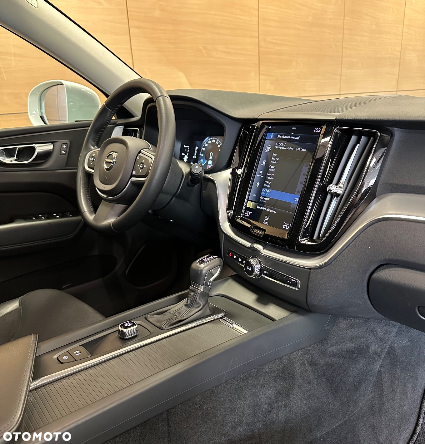 Volvo XC 60 T5 AWD Momentum - 8