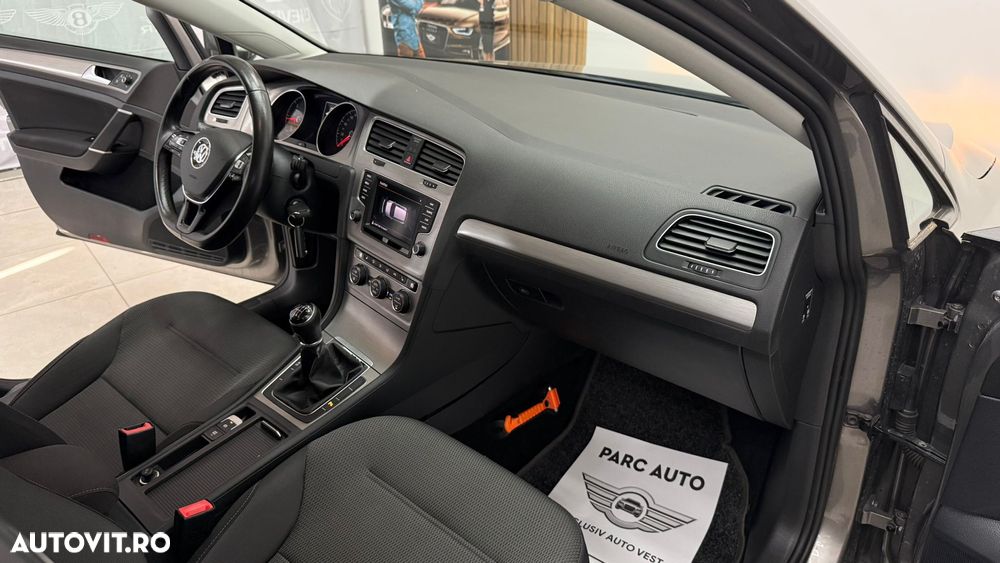 Volkswagen Golf 1.6 TDI BlueMotion Comfortline - 8