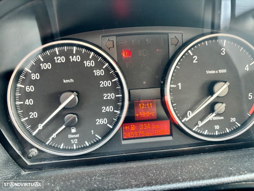 BMW 318 d Navigation Sport - 12