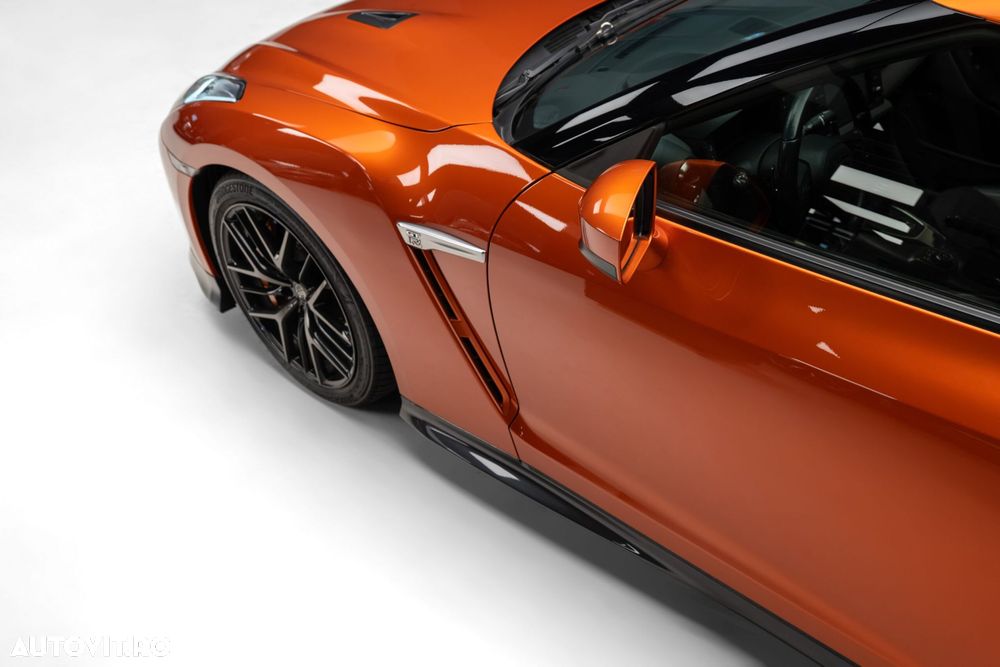 Nissan GT-R - 7