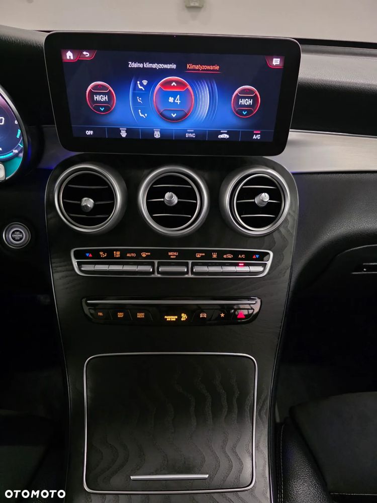 Mercedes-Benz GLC 300 de 4Matic 9G-TRONIC AMG Line Plus - 13