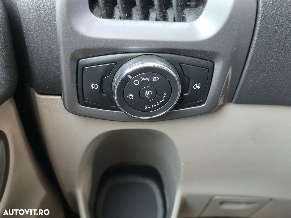 Ford Tourneo Custom 300 L1H1 VA Titanium - 24