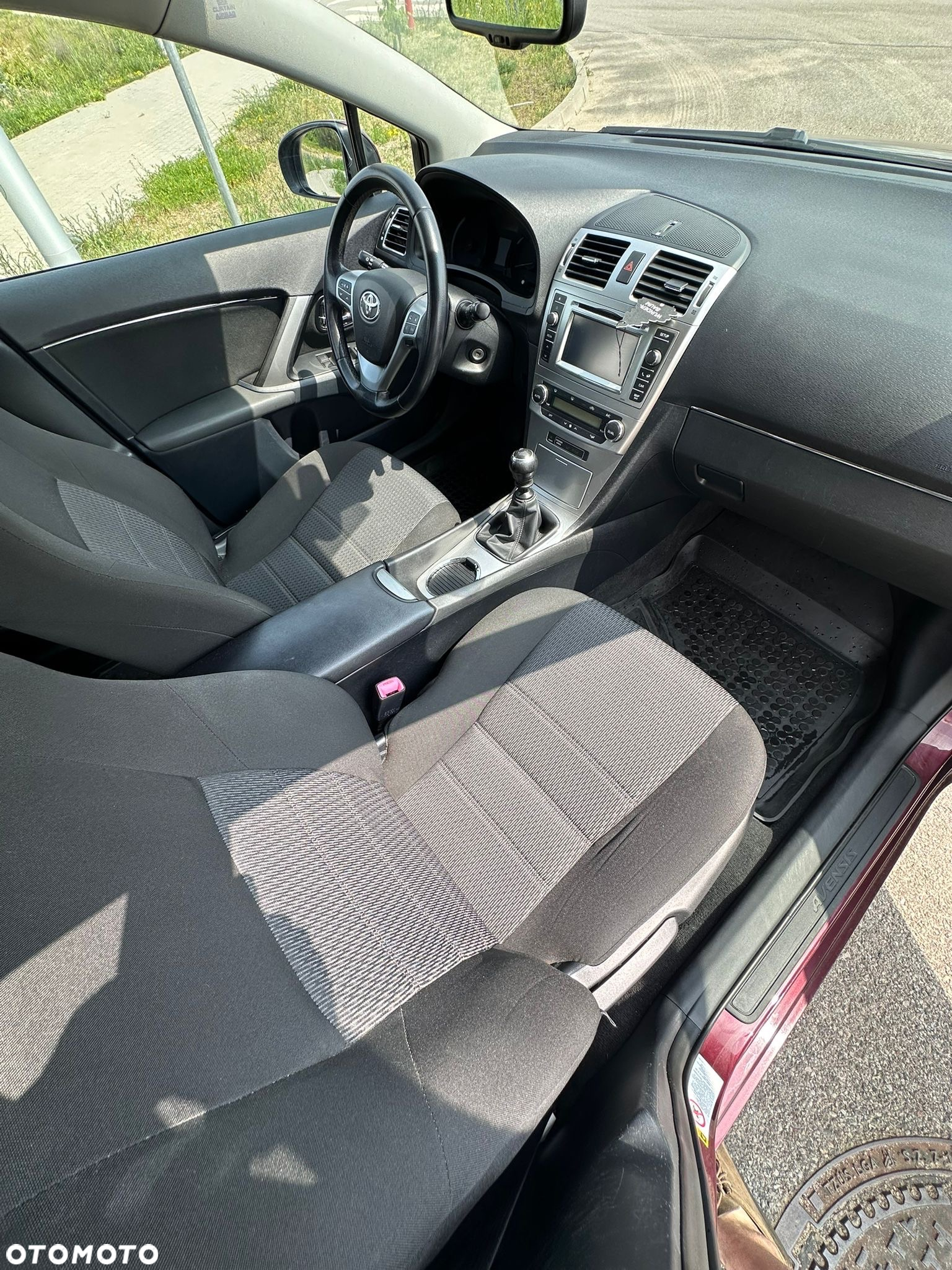 Toyota Avensis - 17