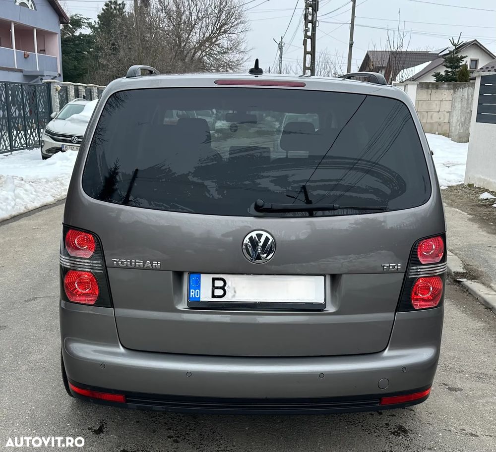 Volkswagen Touran - 4