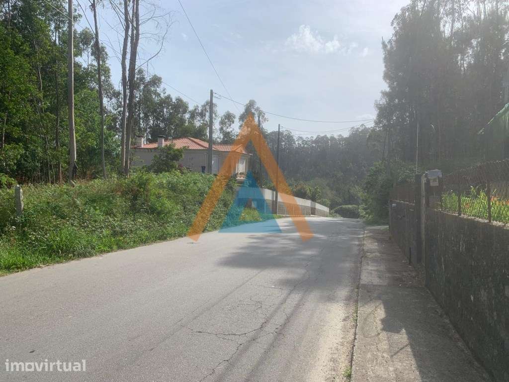Terreno Urbanizável em Mosteirô - Oportunidade para 4 Moradias - Grande imagem: 2/10